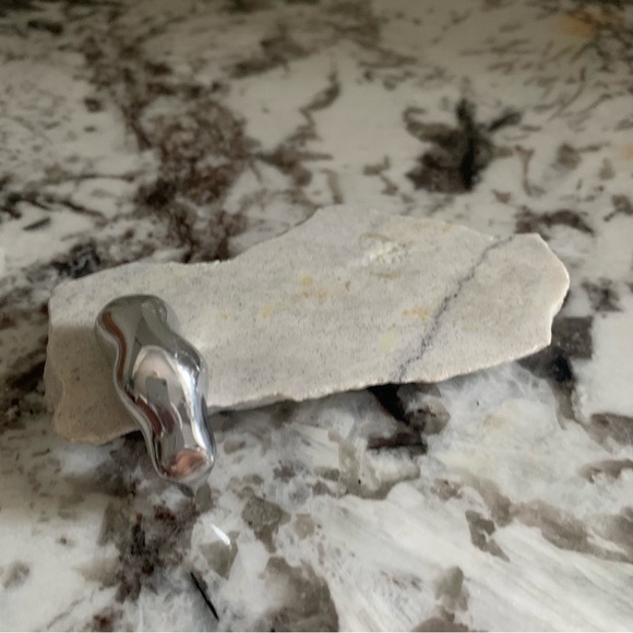 Hoselton Sculpture Polar Bear on Ice  - Made in Canada - missing baby polar - Picture 11 of 11